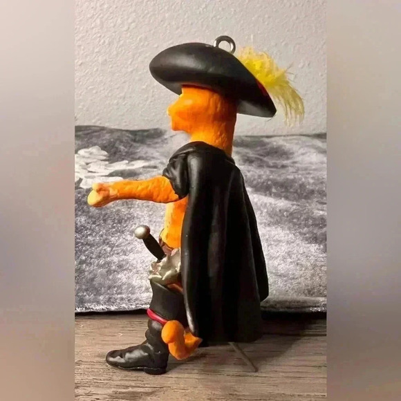 Hallmark Keepsake NIB 2011 Puss in Boots Christmas Ornament from Shrek Movie - Picture 5 of 10